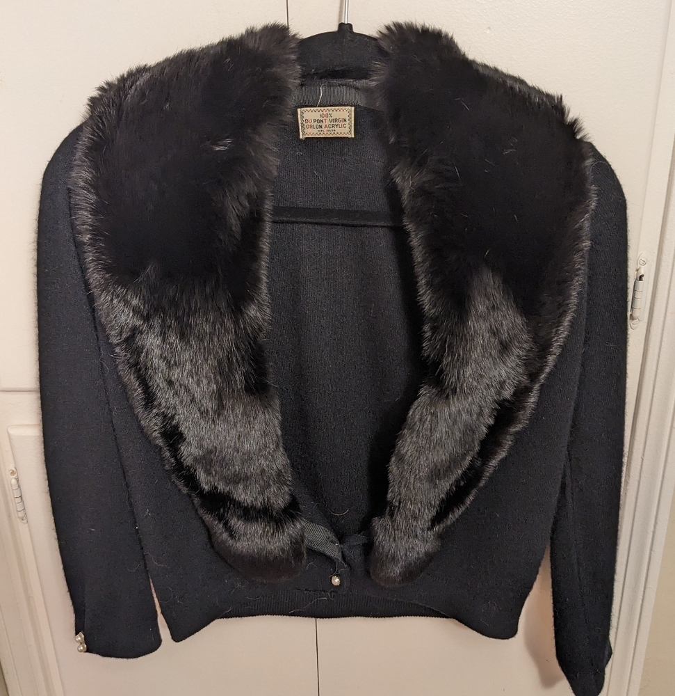 1950s/60s black cardigan sweater w/ faux fur collar